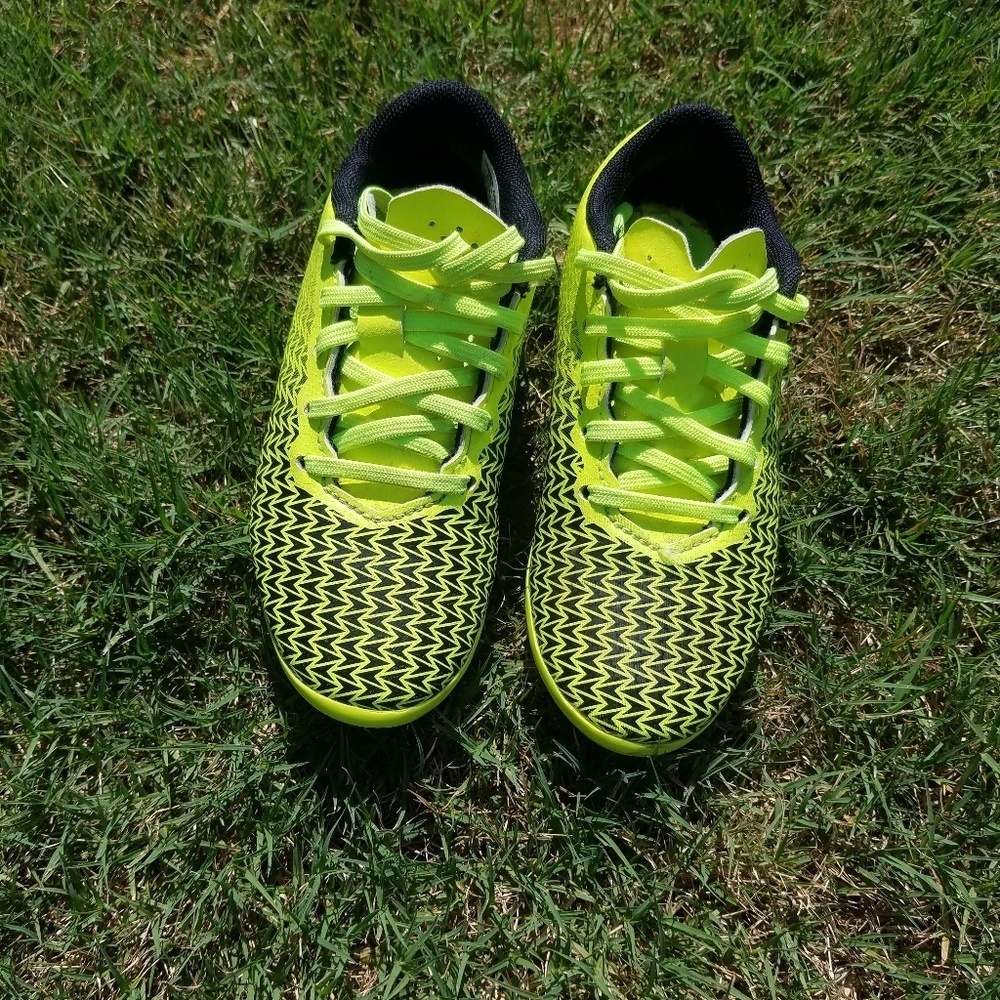 The Under Armour Kids UA CF Force Jr. Soccer